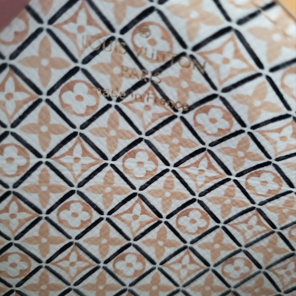 Louis Vuitton Small Kirigami - Picture 5 of 7